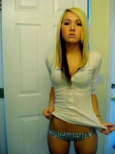 Lovely emo blonde teen (18+) in a incredible amateur girl next door pic.